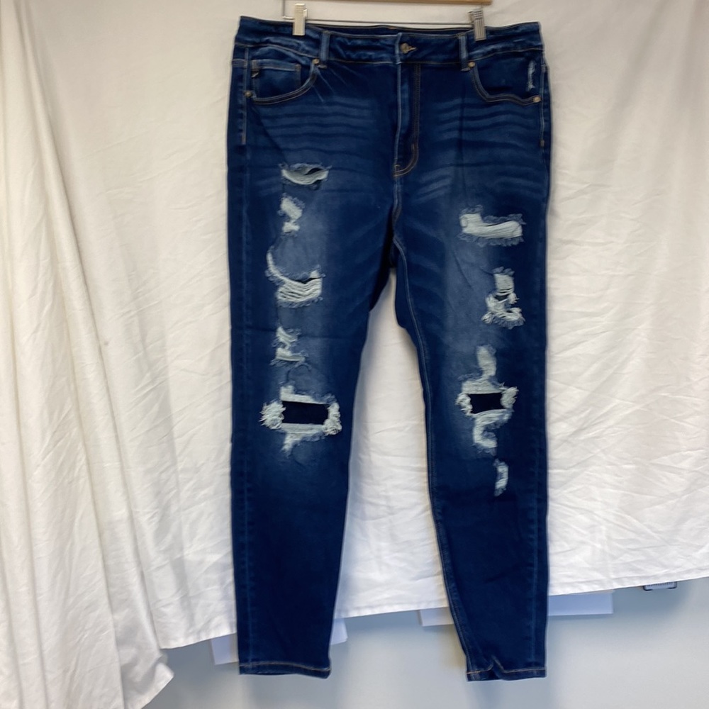 KanCan woman’s jeans size 22. Like New